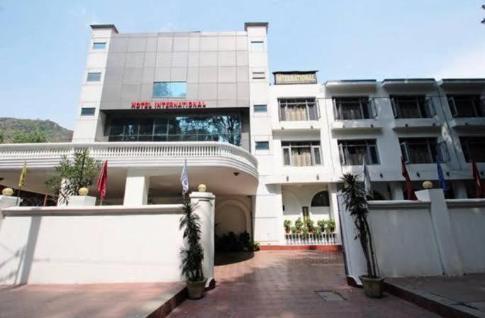 Hotel International Srinagar Екстер'єр фото