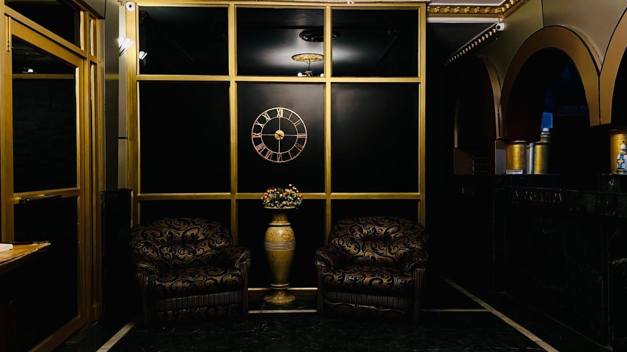 Hotel International Srinagar Екстер'єр фото