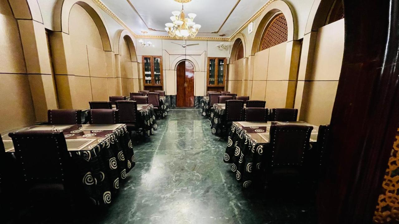 Hotel International Srinagar Екстер'єр фото