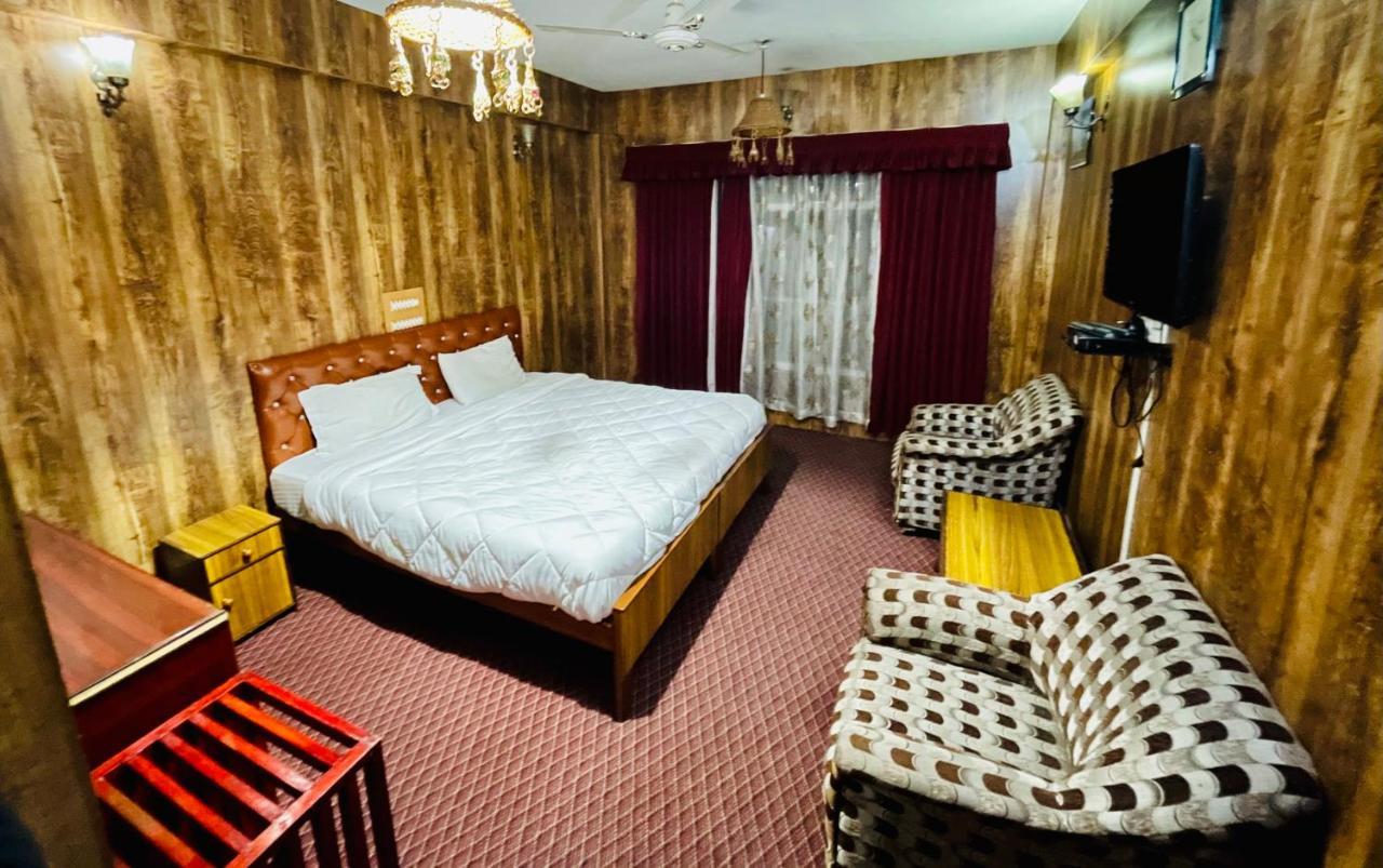 Hotel International Srinagar Екстер'єр фото