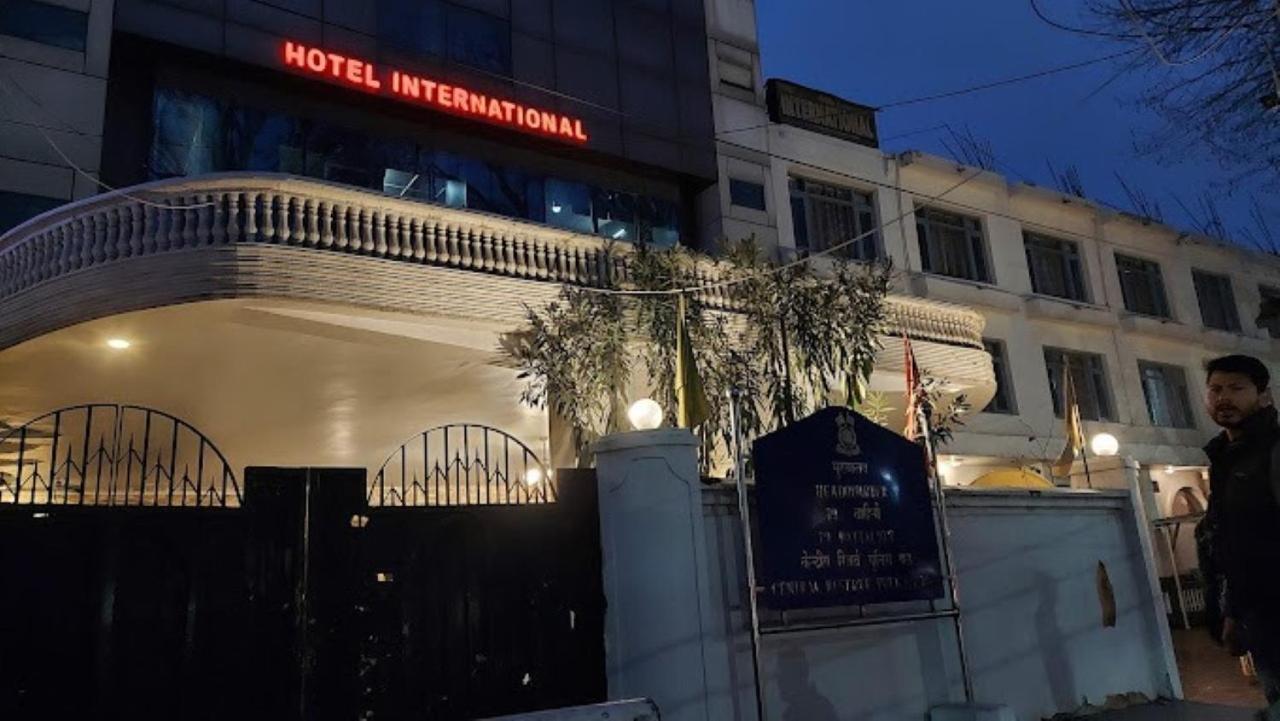 Hotel International Srinagar Екстер'єр фото