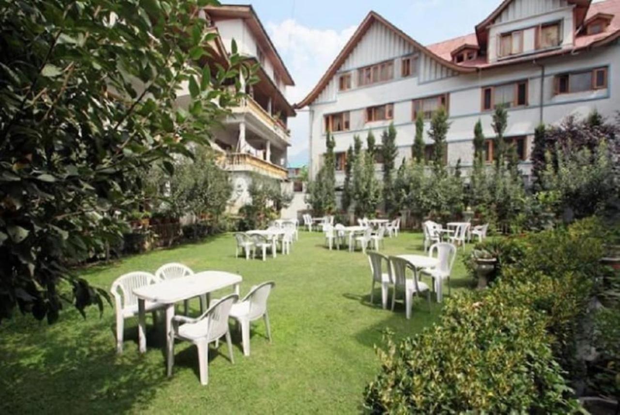 Hotel International Srinagar Екстер'єр фото