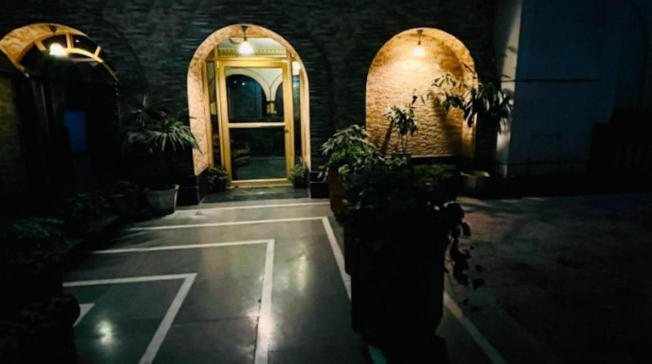 Hotel International Srinagar Екстер'єр фото